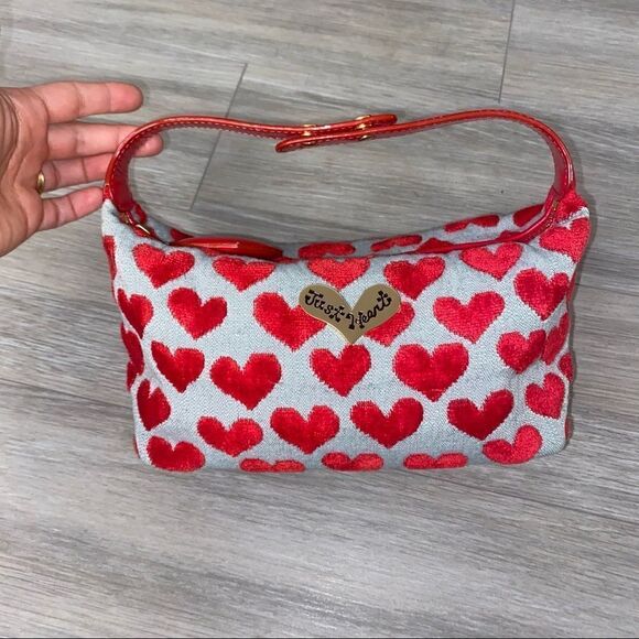NWOT ❤️Think Bee Just Hearts Purse only avail in Japan - Picture 8 of 10